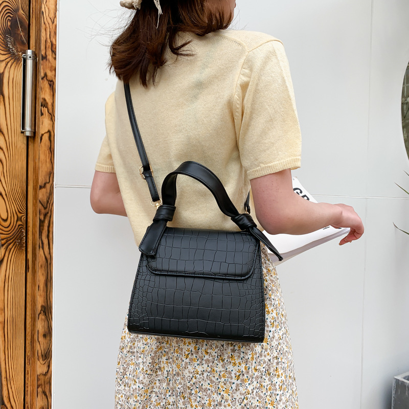 New Korean Style Crocodile Pattern Small Square Handbag Shoulder Bag for Women - Image 4