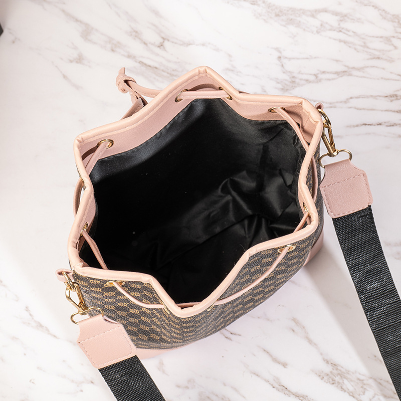 Retro Color Block Print Drawstring Bucket Bag with Detachable Wide Strap - Image 4