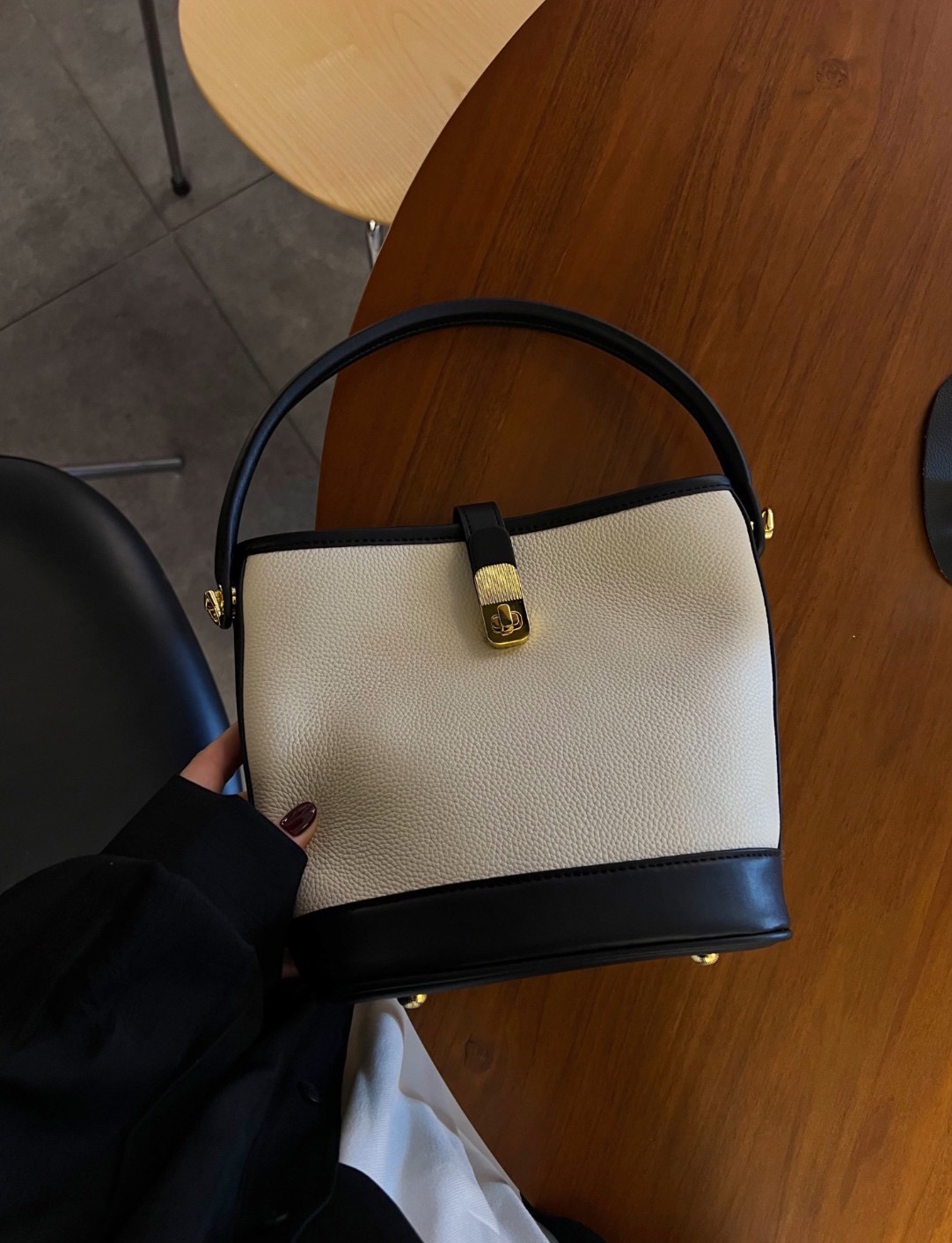 Top Layer Cowhide Color Block Bucket Bag Versatile Crossbody Genuine Leather Women’s Bag