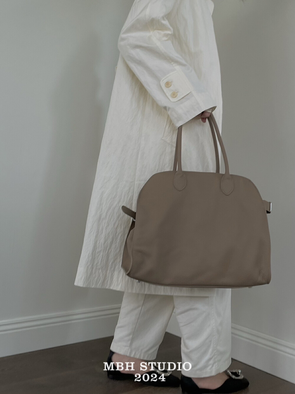 MBH Top Grain Leather Litchi Texture Large Capacity Commuter Tote Handbag - Image 3