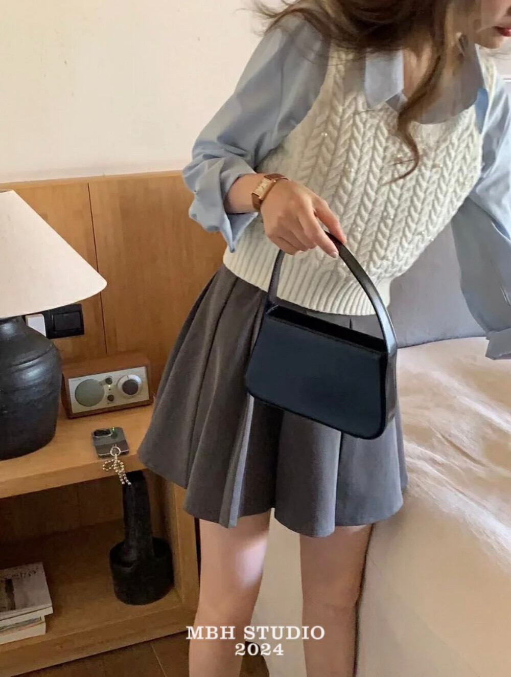 MBH Top-Grain Leather Minimalist Mini Square Crossbody Handbag with Strap - Image 3